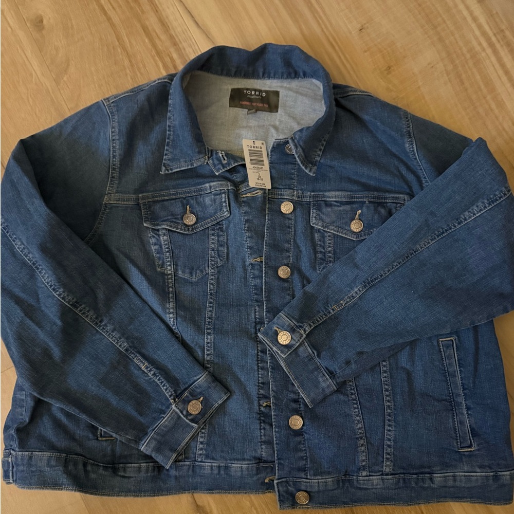 Torrid Vintage Stretch Modern Denim Trucker Jacket, NEW, Sz 4